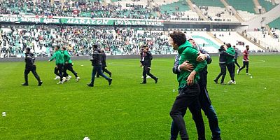 Bursaspor - Amedspor maçında kavga çıktı!